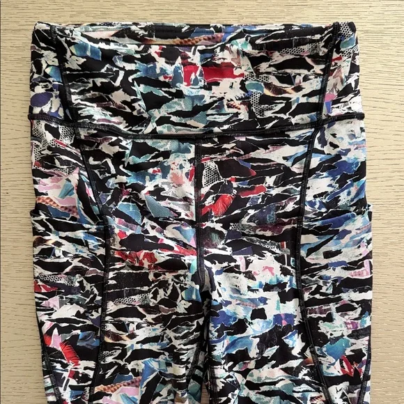 lululemon athletica Leggings - Picture 2 of 7